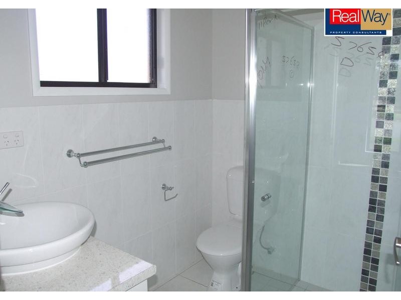 11 Parklands Blvd, Wondunna QLD 4655