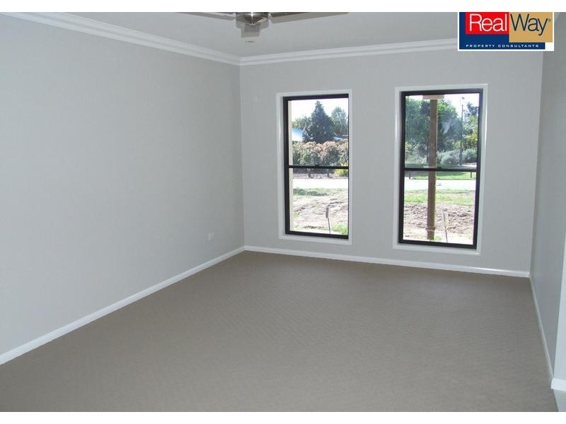 11 Parklands Blvd, Wondunna QLD 4655