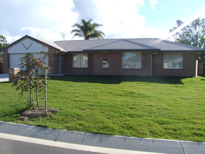 2 Alison Dr, Torquay QLD 4655