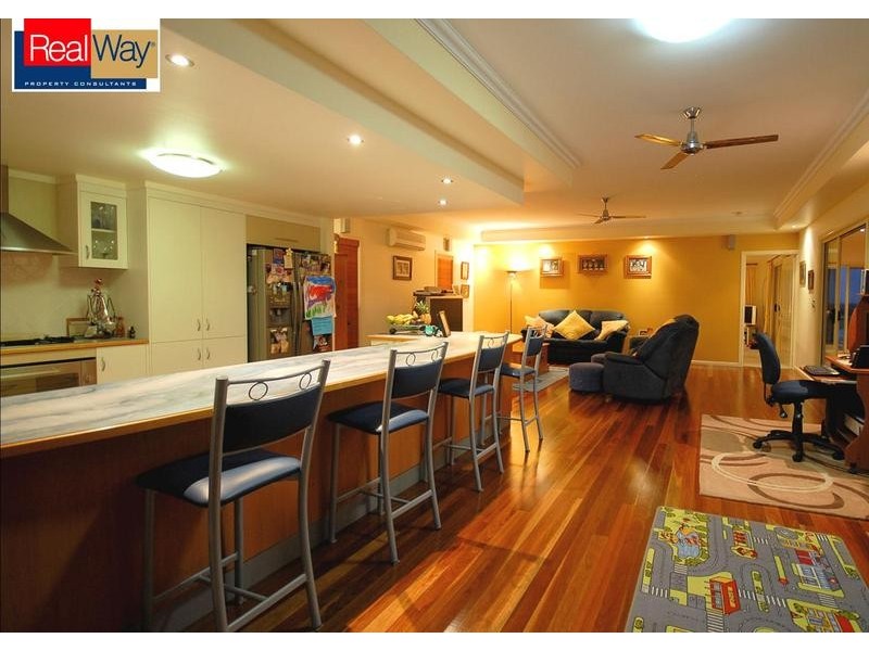 8 Regency Ave, Urraween QLD 4655