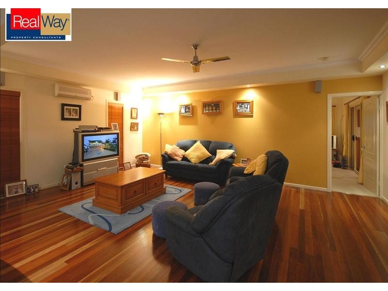 8 Regency Ave, Urraween QLD 4655