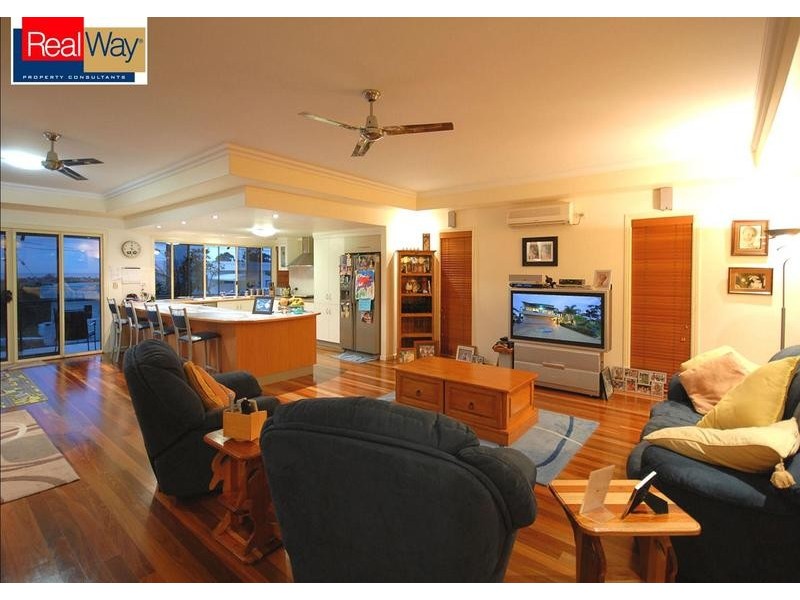 8 Regency Ave, Urraween QLD 4655