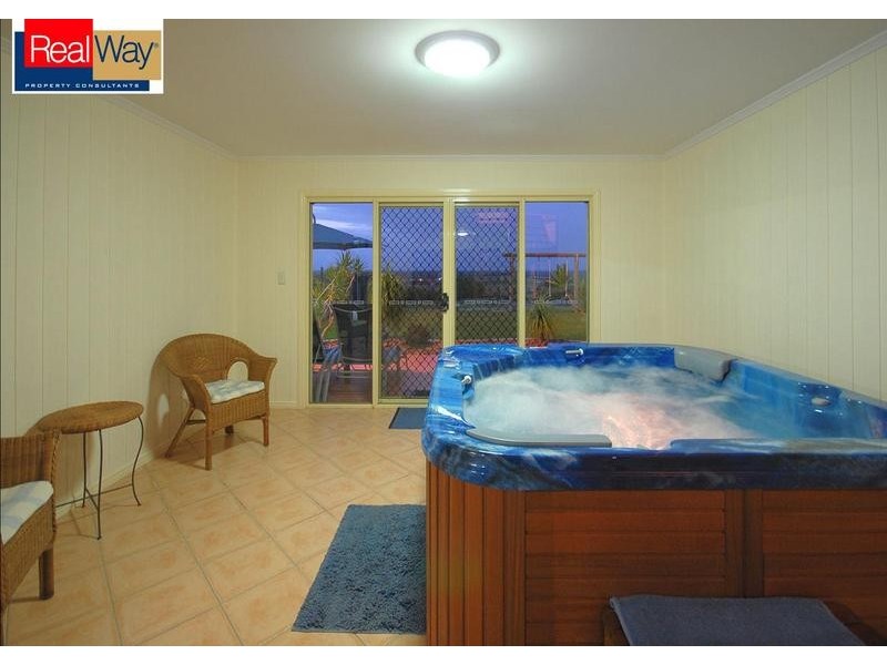 8 Regency Ave, Urraween QLD 4655