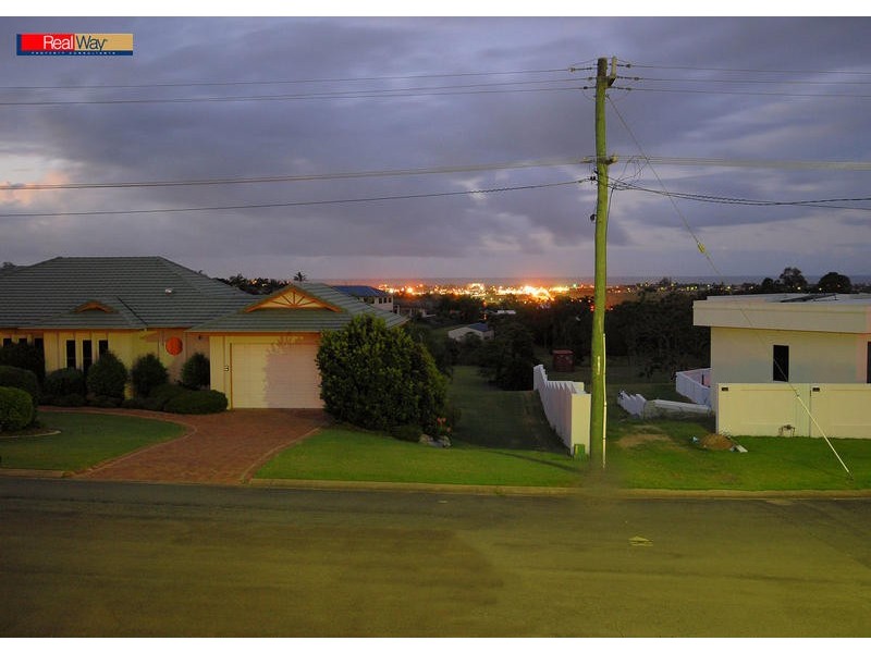 8 Regency Ave, Urraween QLD 4655