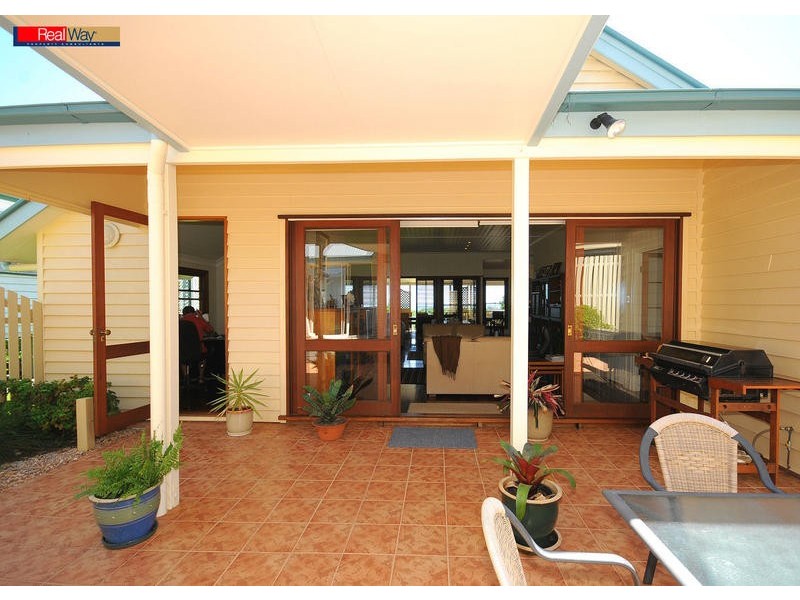 85 Esplanade, Point Vernon QLD 4655