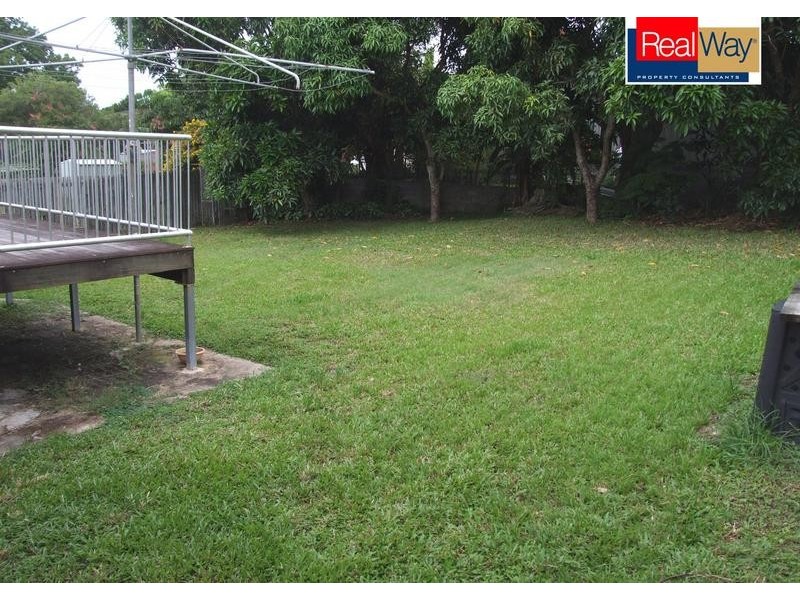 32 John St, Scarness QLD 4655