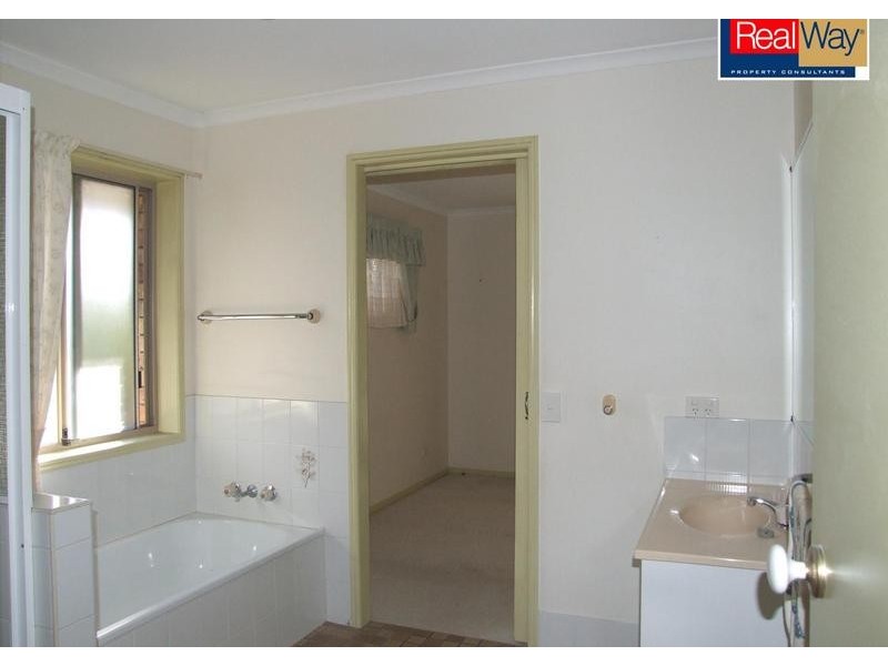 80 North St, Point Vernon QLD 4655