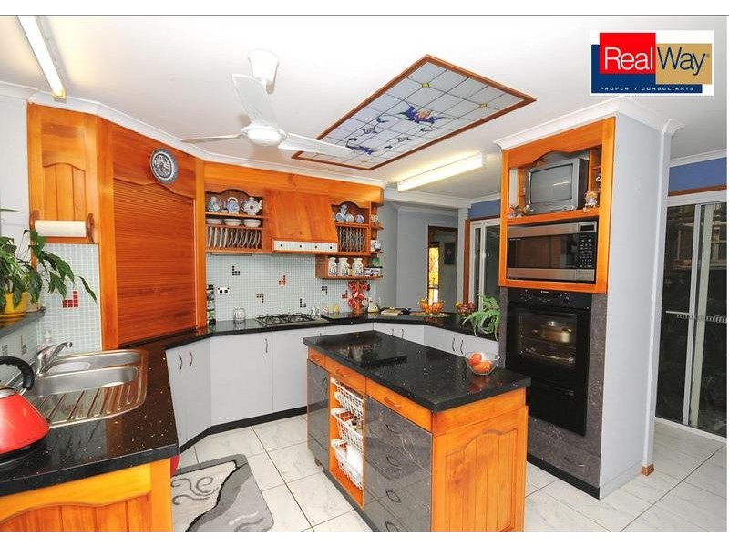 2 William St, Urangan QLD 4655