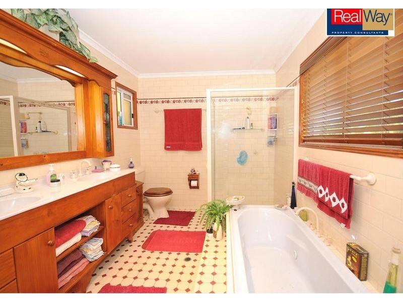 2 William St, Urangan QLD 4655