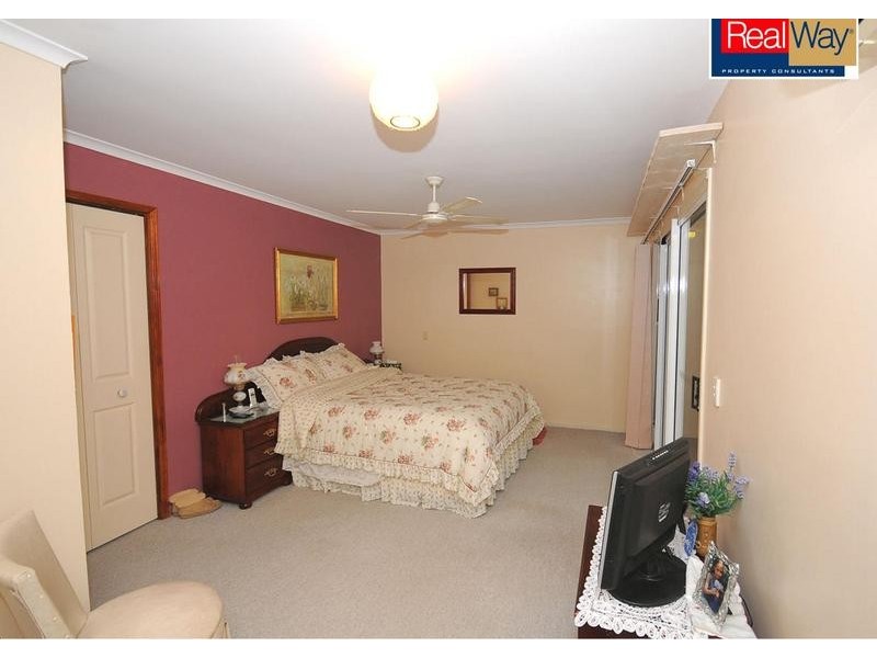 2 William St, Urangan QLD 4655