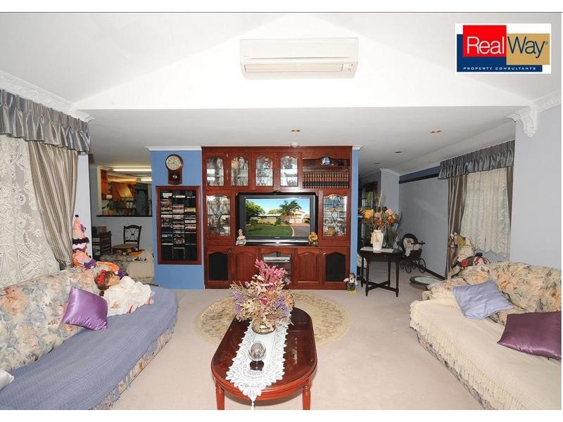 2 William St, Urangan QLD 4655