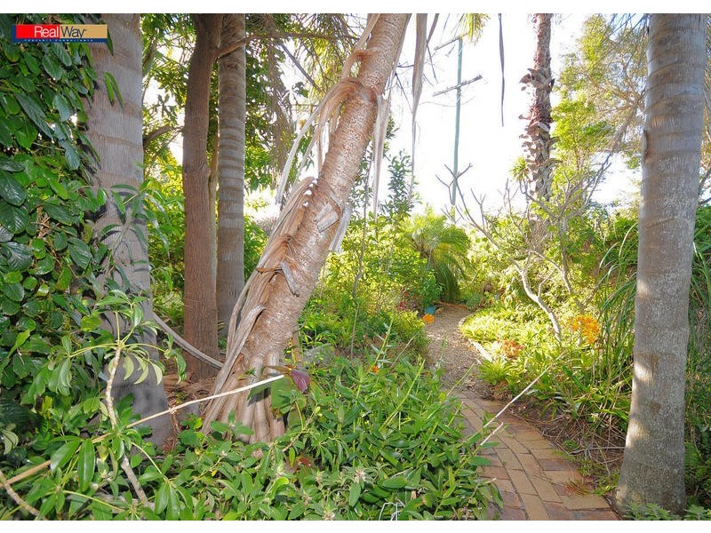 2 William St, Urangan QLD 4655