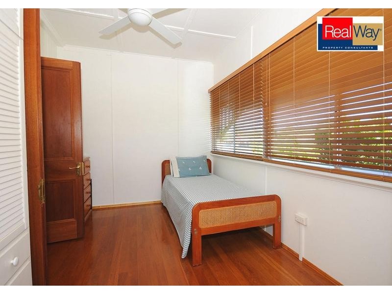 22 Truro St, Torquay QLD 4655