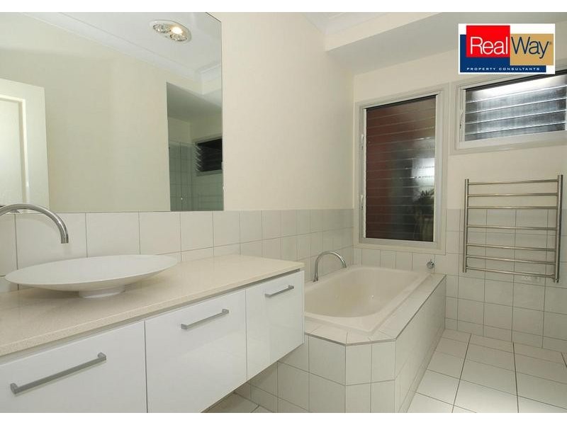 22 Truro St, Torquay QLD 4655