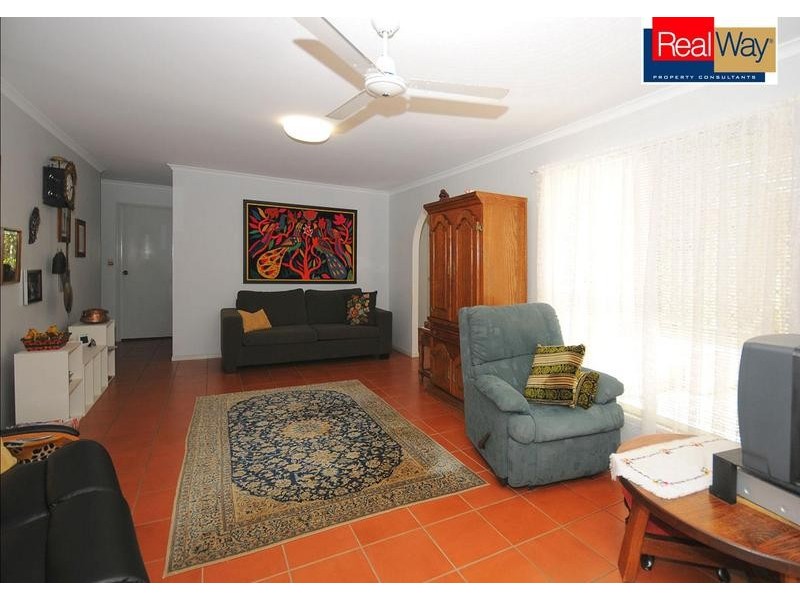 1 Merrilyn Crt, Urangan QLD 4655