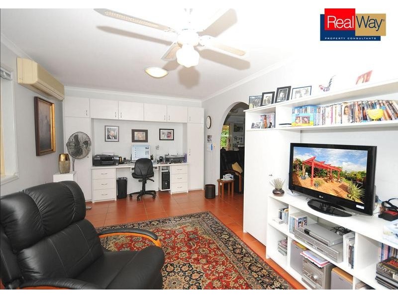 1 Merrilyn Crt, Urangan QLD 4655