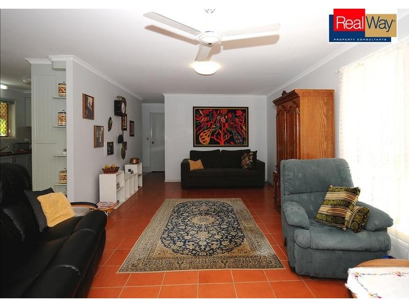 1 Merrilyn Crt, Urangan QLD 4655