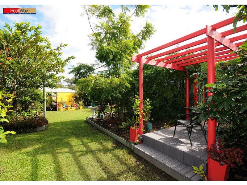 1 Merrilyn Crt, Urangan QLD 4655