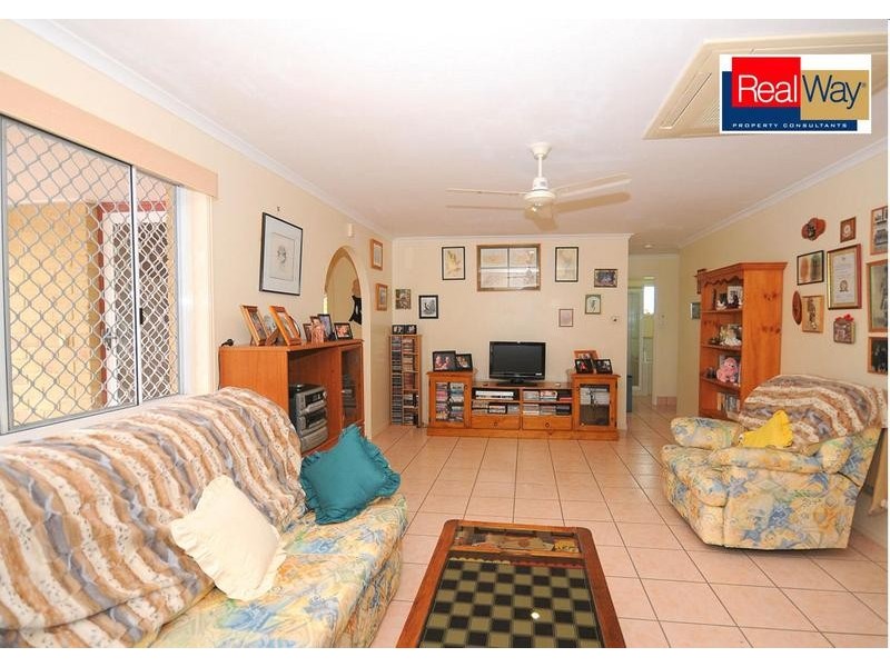 41 Kookaburra Dr, Eli Waters QLD 4655
