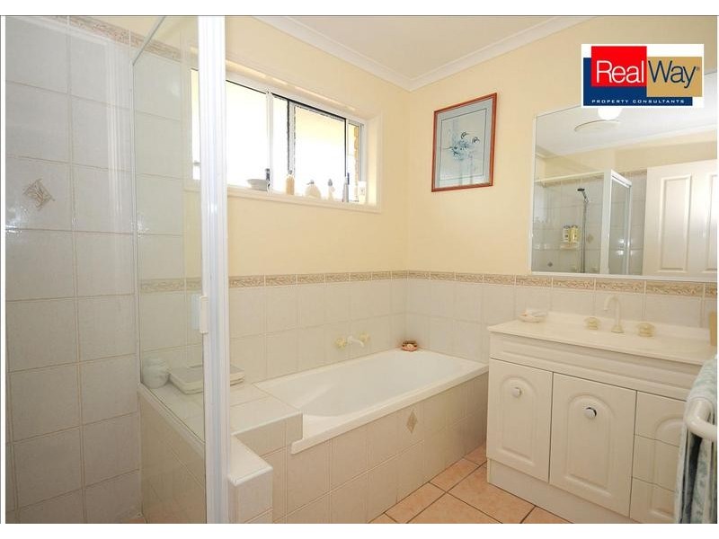 41 Kookaburra Dr, Eli Waters QLD 4655
