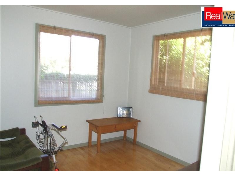 33 Totness St, Torquay QLD 4655