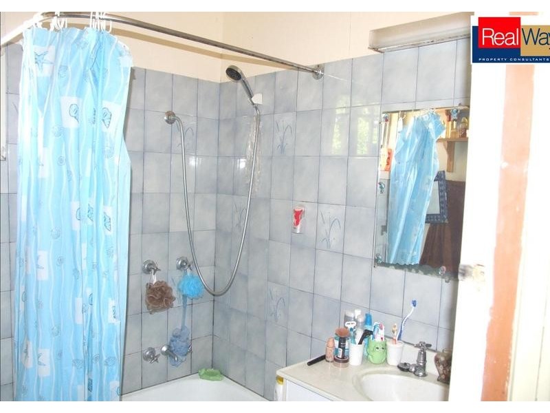 33 Totness St, Torquay QLD 4655