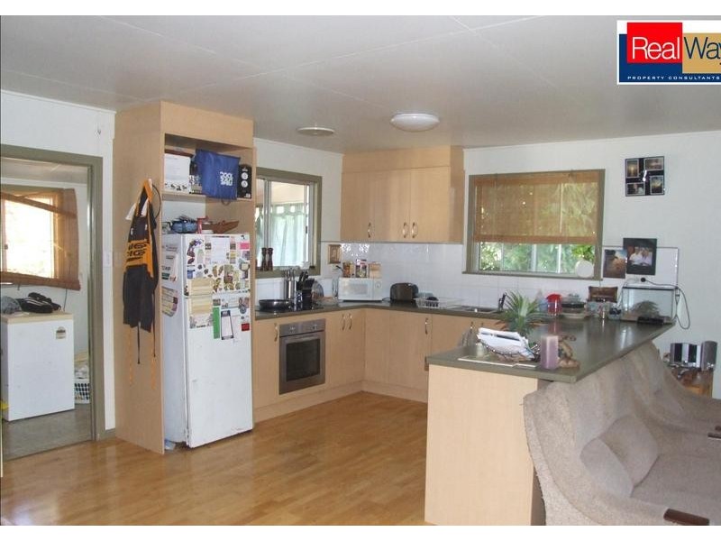 33 Totness St, Torquay QLD 4655