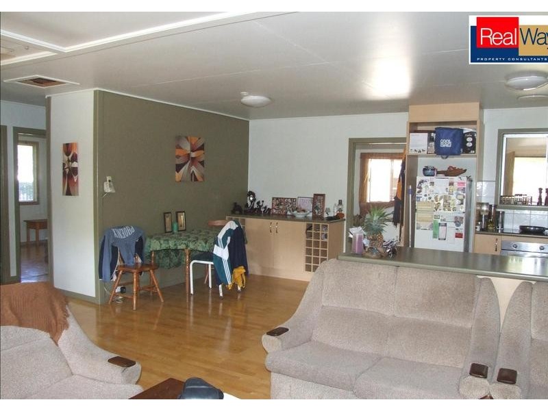 33 Totness St, Torquay QLD 4655