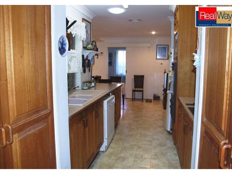 10 Granada Ct, Point Vernon QLD 4655