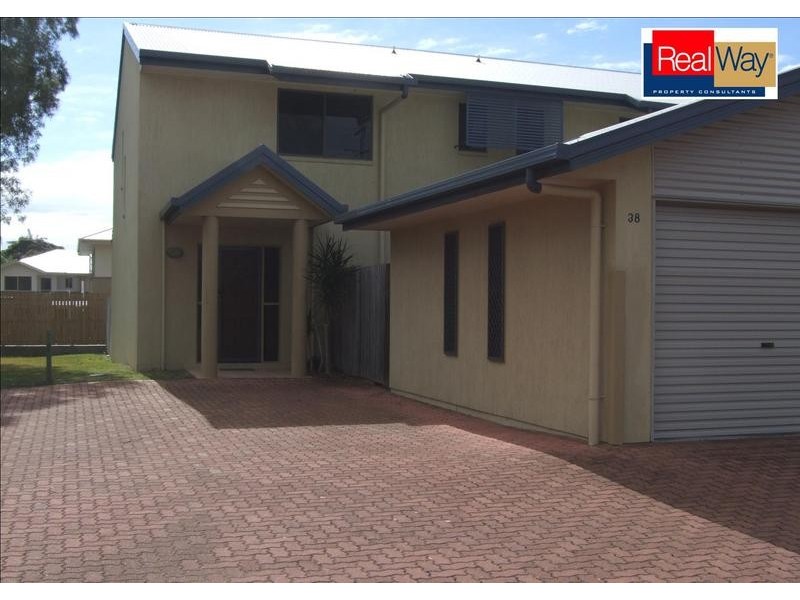 38 30 East St, Scarness QLD 4655