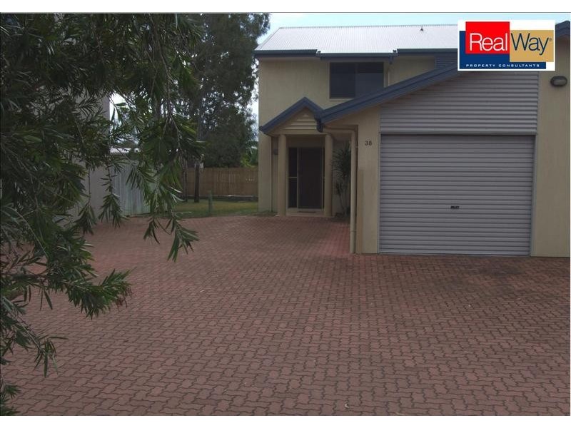 38 30 East St, Scarness QLD 4655
