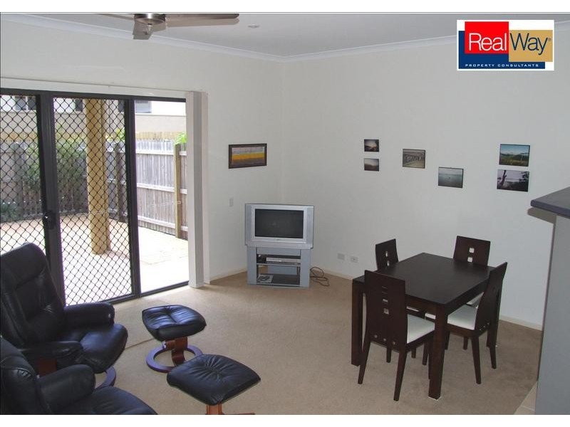38 30 East St, Scarness QLD 4655