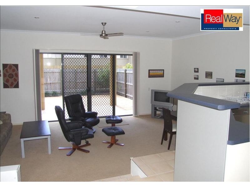 38 30 East St, Scarness QLD 4655