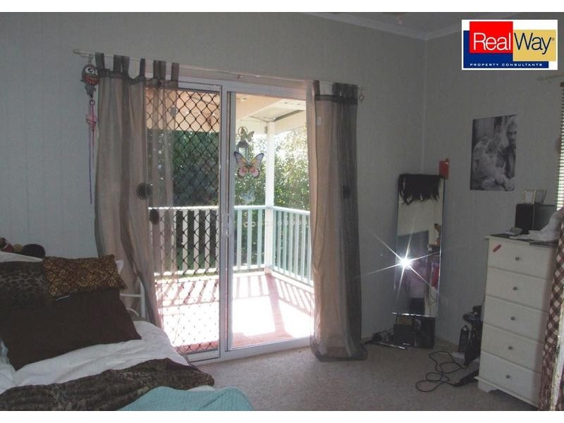 23 Mary St, Scarness QLD 4655