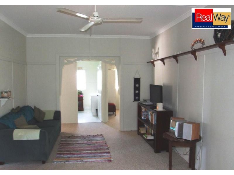 23 Mary St, Scarness QLD 4655