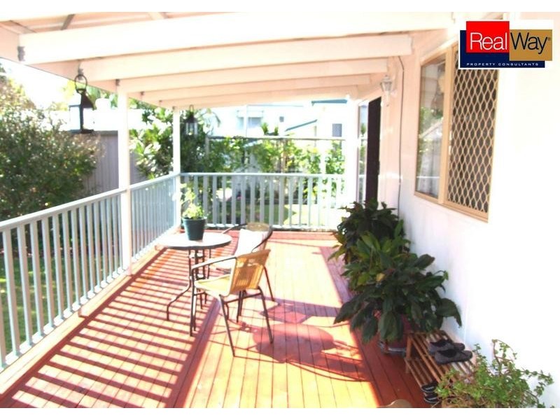 23 Mary St, Scarness QLD 4655