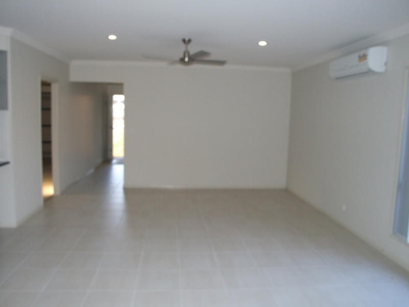 6 Morgan Cct, Urraween QLD 4655
