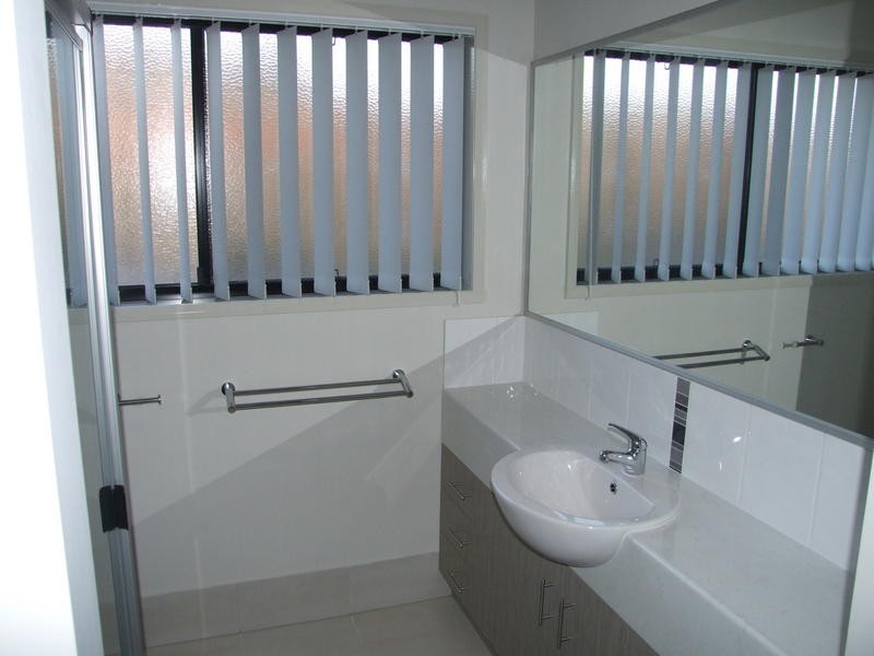 6 Morgan Cct, Urraween QLD 4655