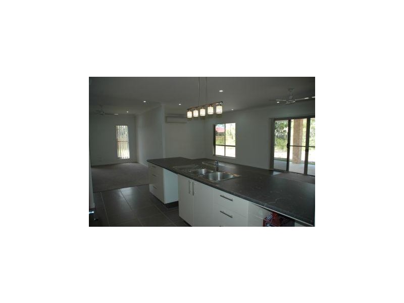 18 Kingsbarn Drive, Wondunna QLD 4655