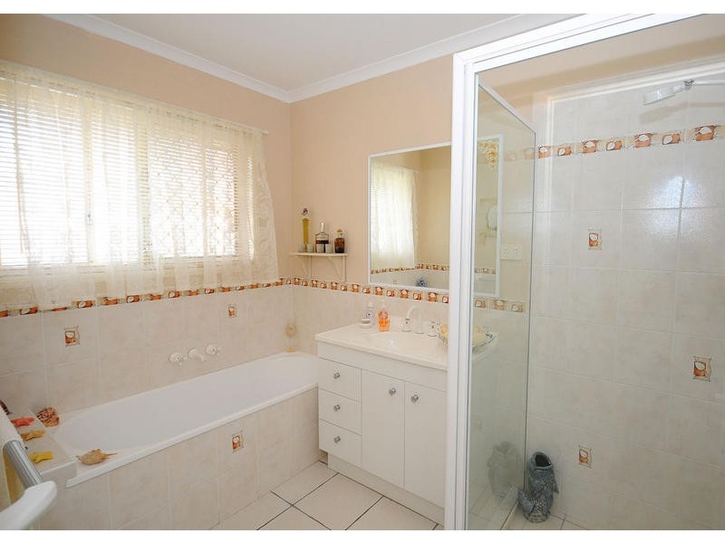 8 Maryborough Hervey Bay Rd, Urraween QLD 4655