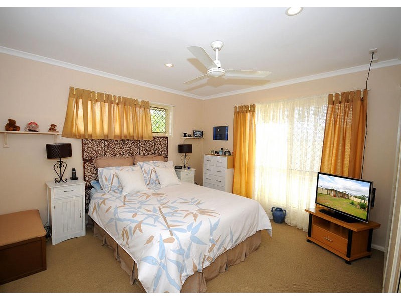 8 Maryborough Hervey Bay Rd, Urraween QLD 4655