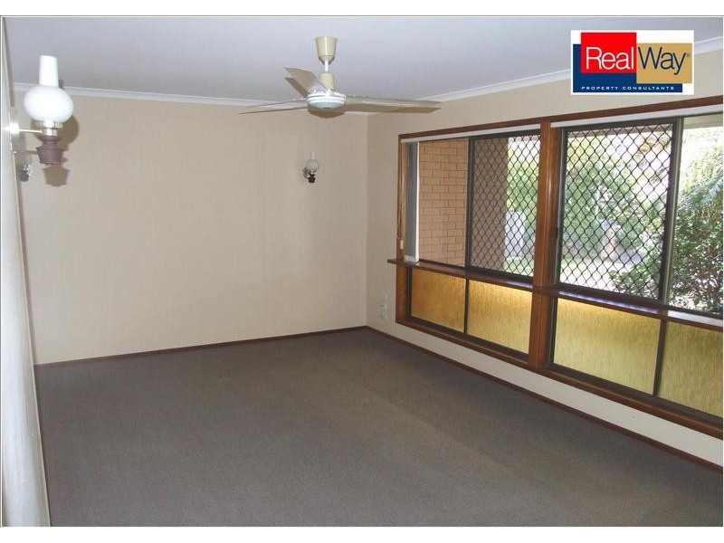 8 Maxwell St, Point Vernon QLD 4655