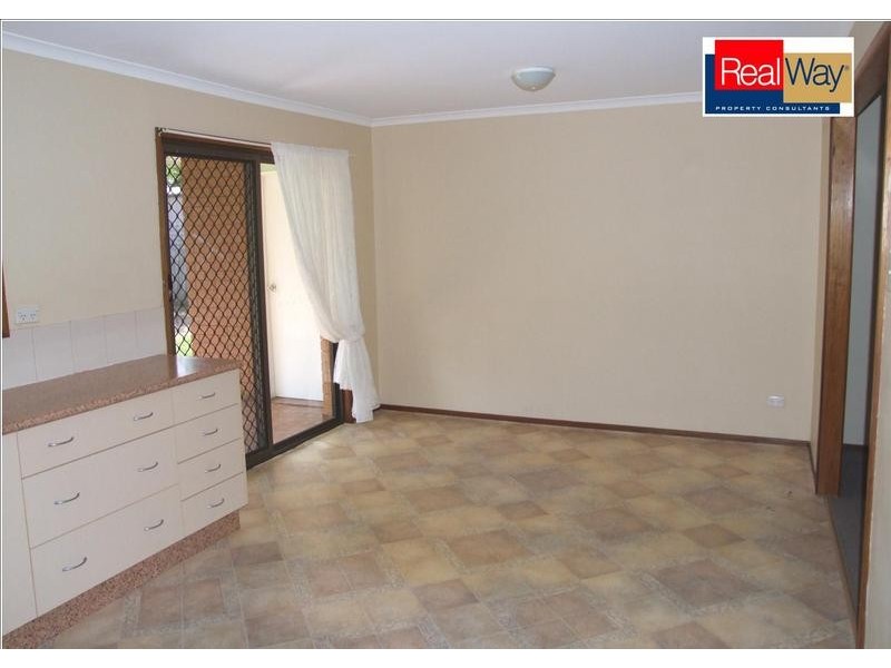 8 Maxwell St, Point Vernon QLD 4655