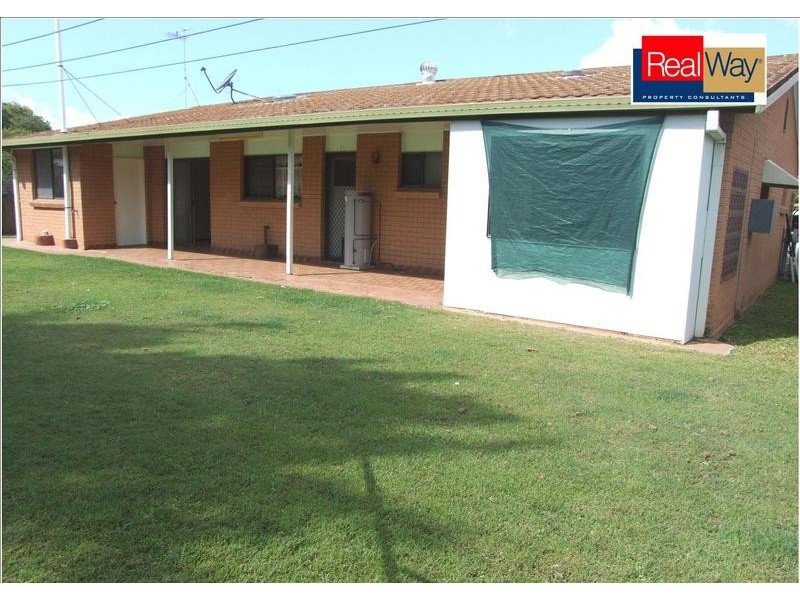 8 Maxwell St, Point Vernon QLD 4655