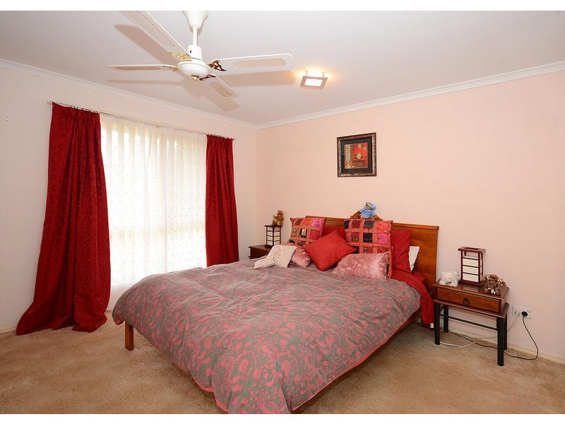 6 Kookaburra Drive, Eli Waters QLD 4655