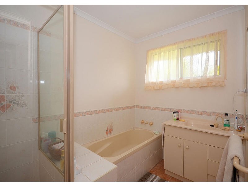 6 Kookaburra Drive, Eli Waters QLD 4655