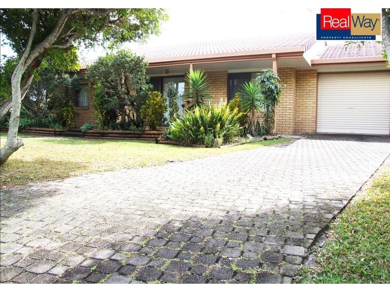 2 Sandalan Way, Urangan QLD 4655