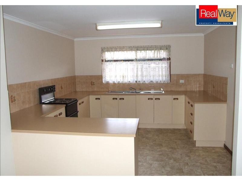 2 Sandalan Way, Urangan QLD 4655