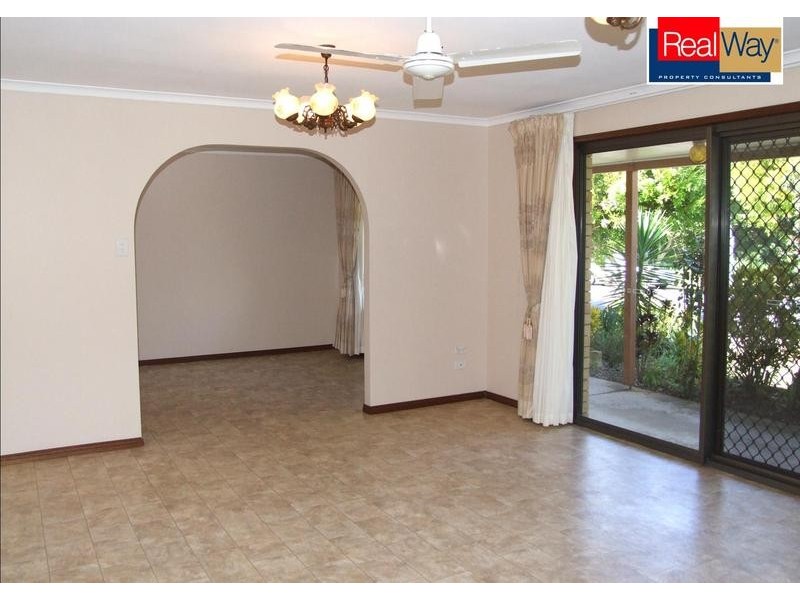 2 Sandalan Way, Urangan QLD 4655