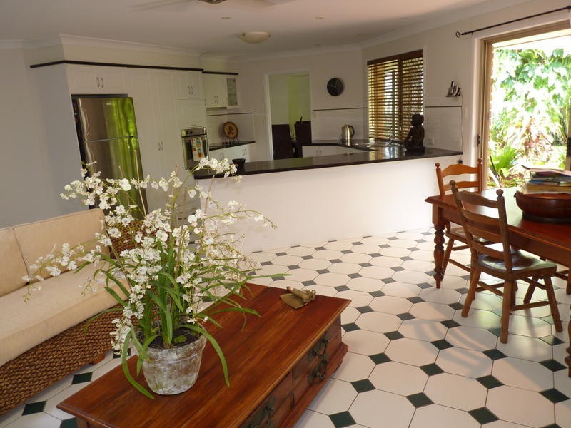 4 Hoberg Ct, Kawungan QLD 4655